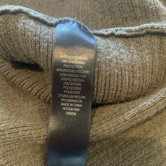 Adrianna Papell Olive Green Boxy V-Neck Lightweight Pullover Sweater M - Picture 6 of 12